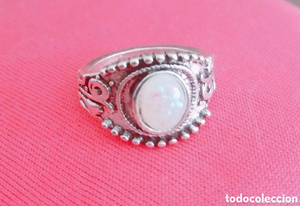 Schmuck: Original anillo color plata vieja. &Oacute;palo de fuego blanco 1,3cm ancho 18mm di&aacute;m. Muy bonito
