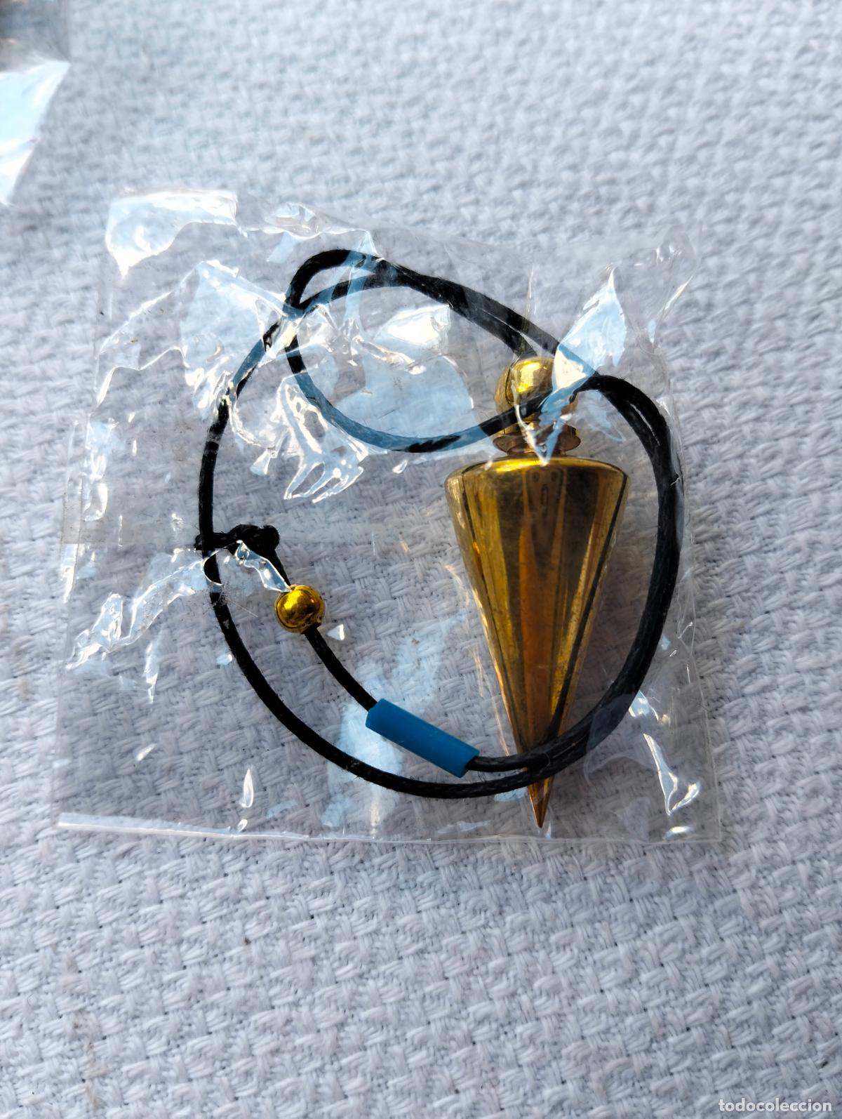 Schmuck: P&eacute;ndulo espiral c&oacute;nico con cadena jet isis colgante acanalado metal color dorado vintage esoterismo