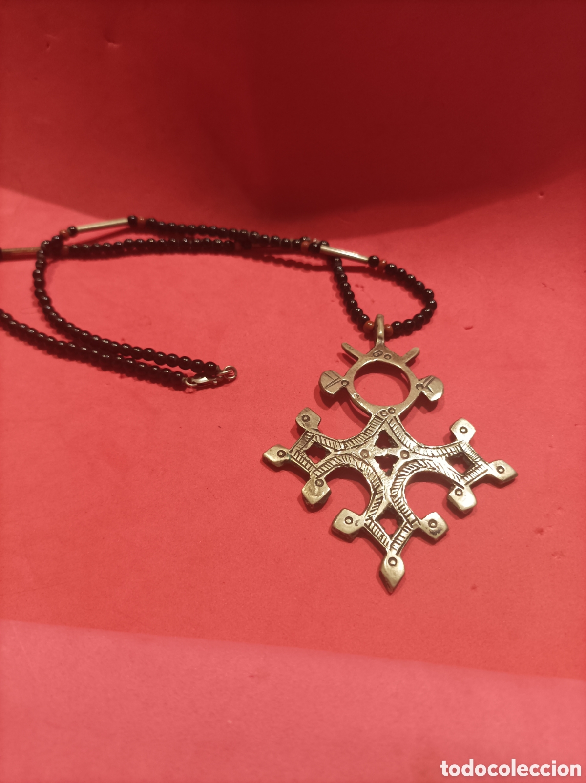 Joyeria: Gran cruz tuareg con collar en onix