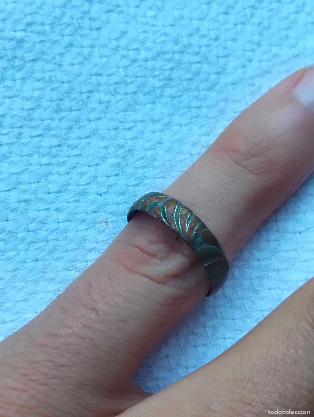 Jewelry: Anillo antiguo de metal color dorado hecho a mano SXIX o anterior