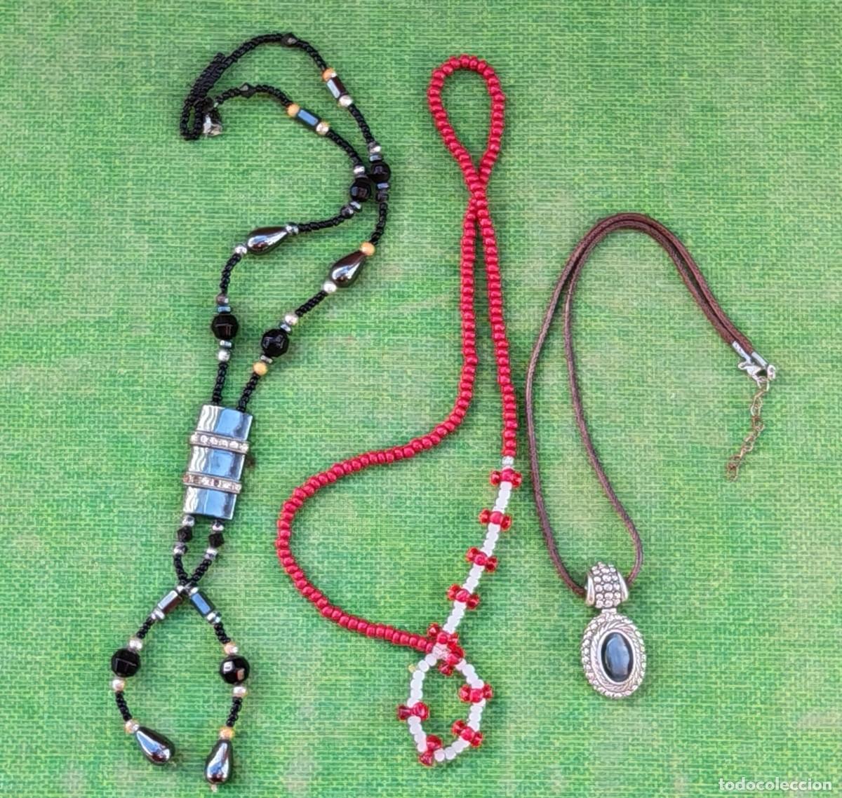 Jewelry: 3 collares vintage, metal, plastico, piedra