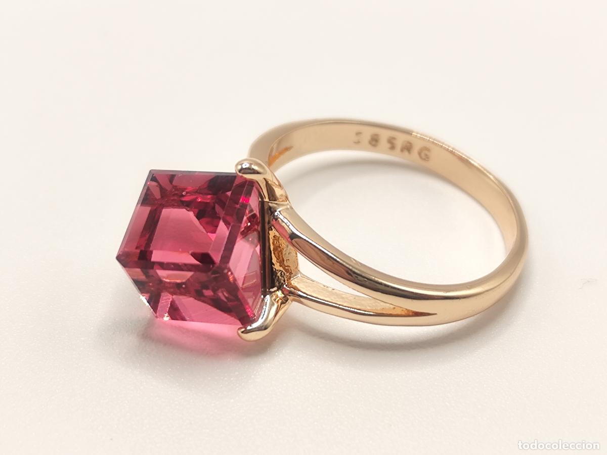 Gioielleria: Precioso anillo en oro de 14k con cubo de granate