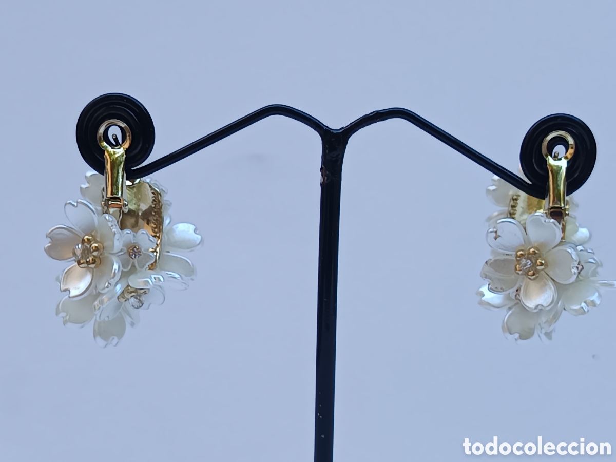 Joyeria: Bellos pendientes de aro con flores blancas - Foto 4