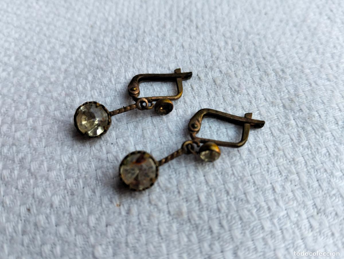 Schmuck: Pareja de pendientes antiguos de metal color dorado cristales cristalitos Modernista a&ntilde;os 30-40