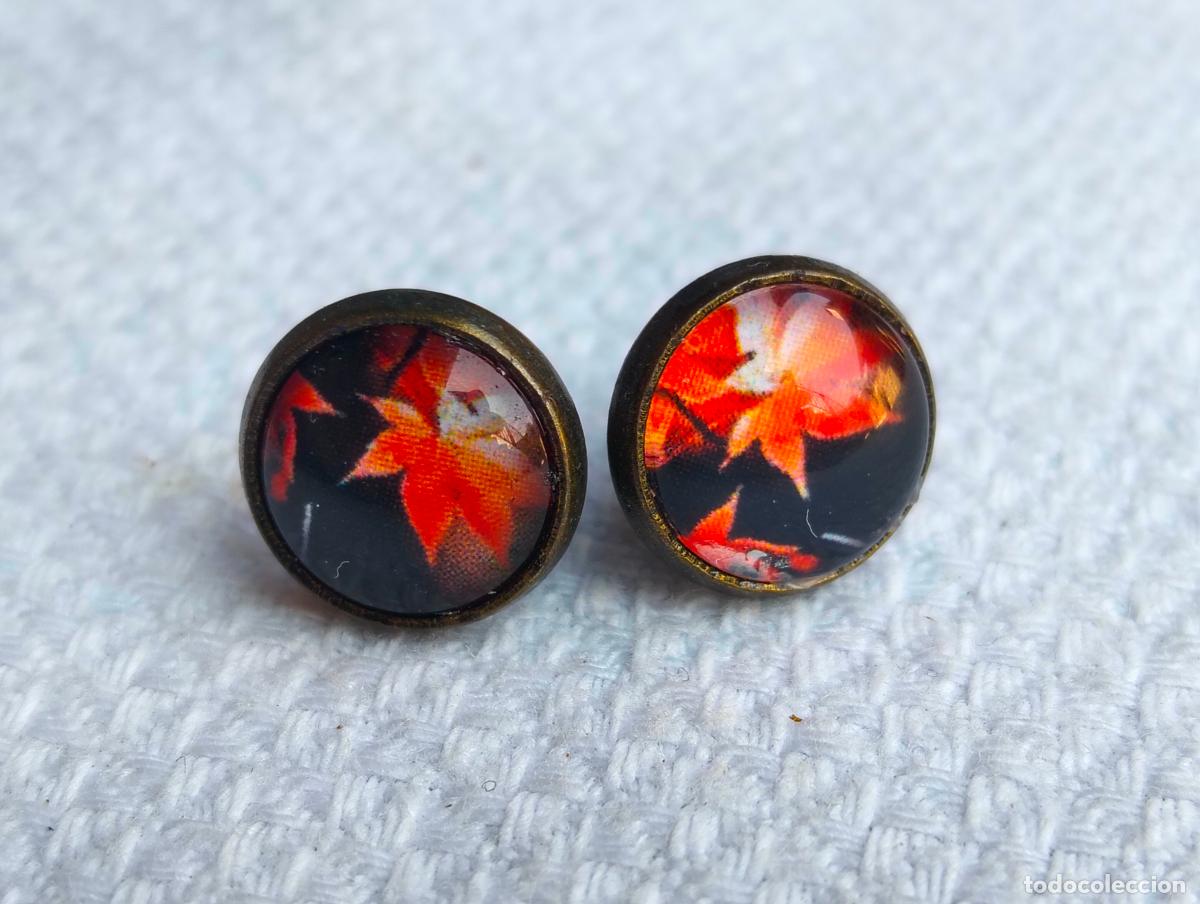 Schmuck: Pareja de pendientes antiguos de metal color dorado imagen oto&ntilde;o hojas bisuter&iacute;a
