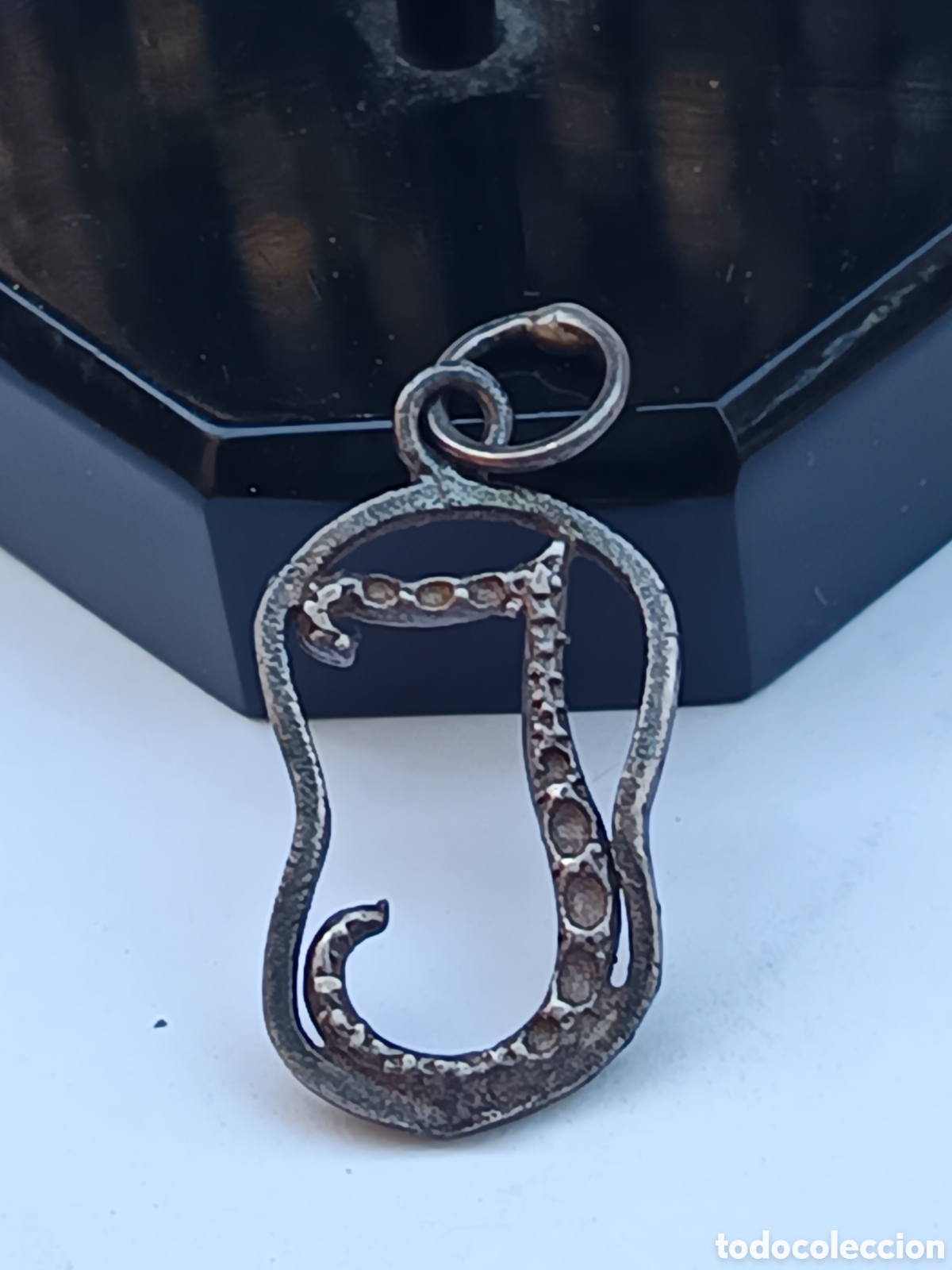 Joyeria: Colgante antiguo inicial J en plata vieja