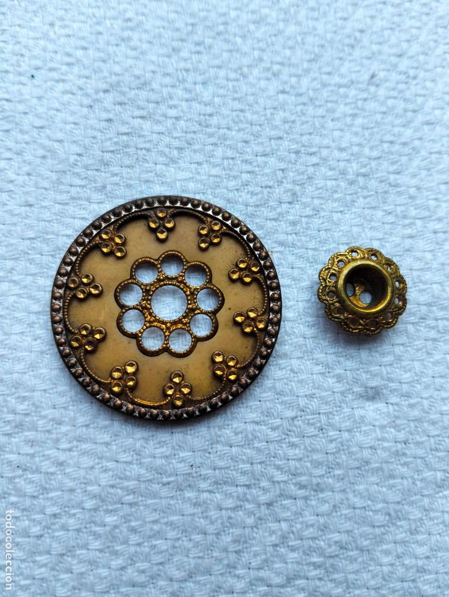 Gioielleria: Pieza de recambio circular color dorado piezas repuesto joyer&iacute;a bisuter&iacute;a o ropa antigua