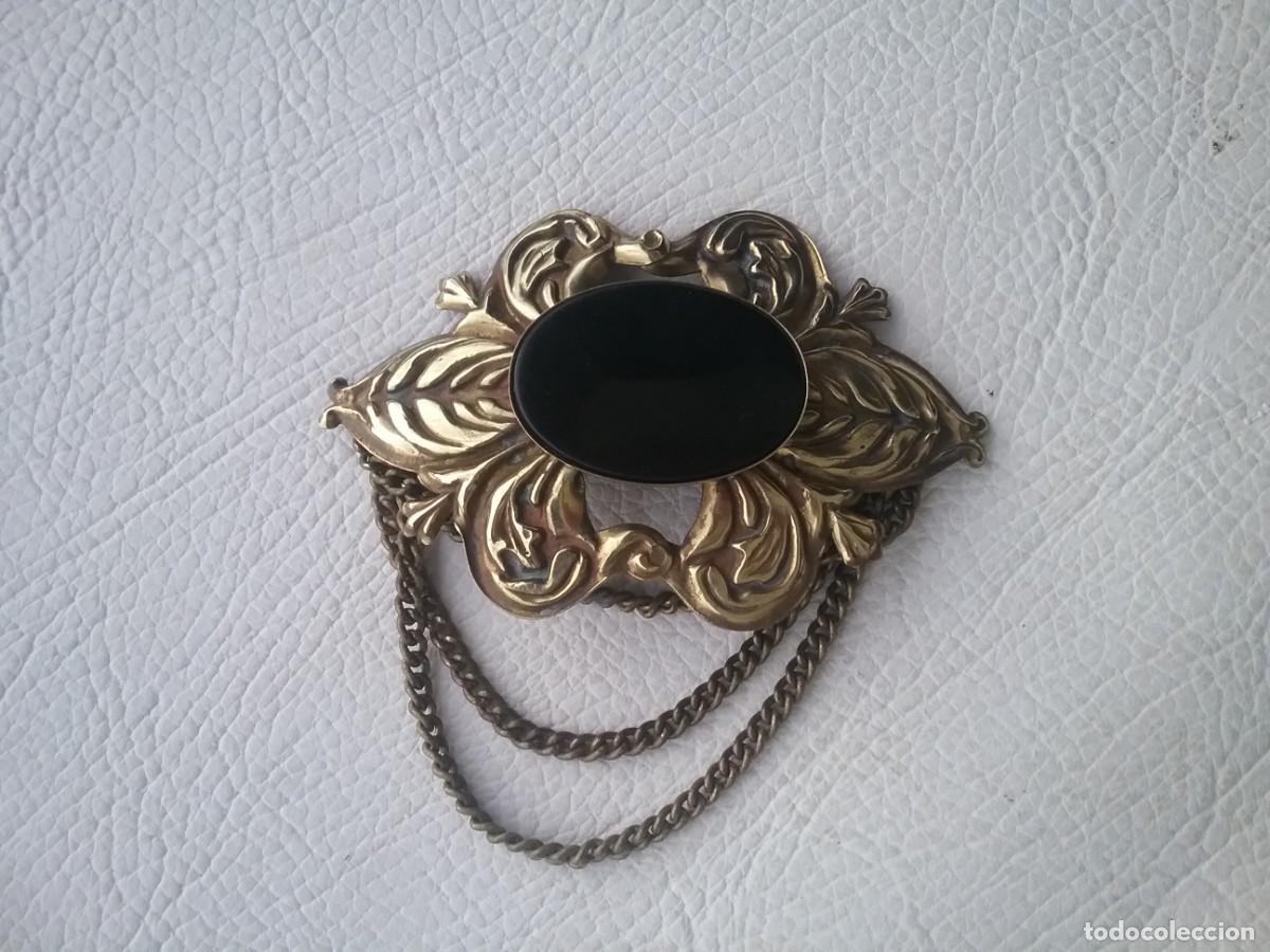Schmuck: PRECIOSO BROCHE DE BRONCE CON CADENAS