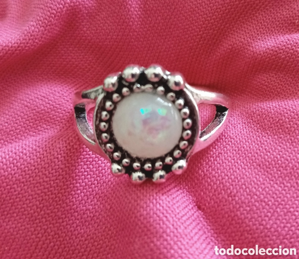 Schmuck: Original anillo color plata vieja con tachuelas &oacute;palo de fuego blanco 18mm di&aacute;m. Muy bonito