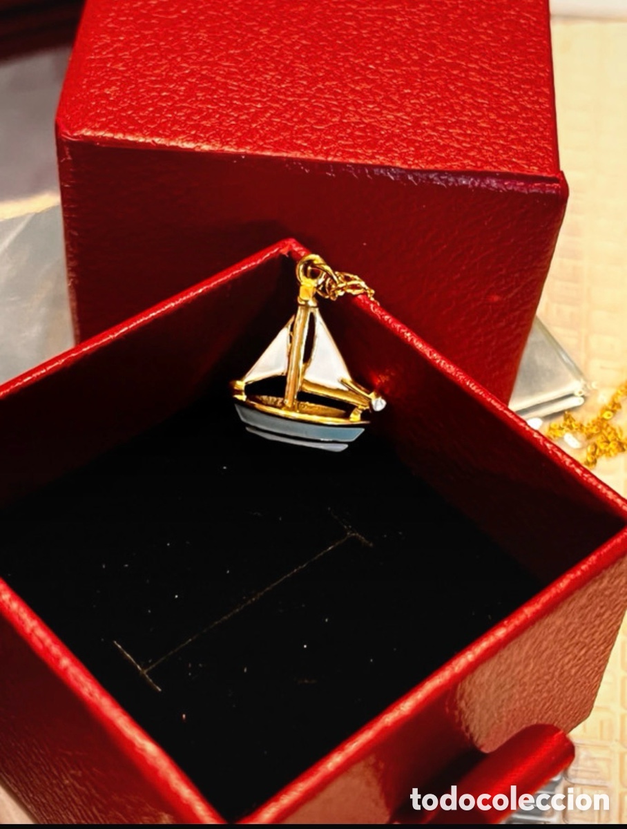 Joyeria: Colgante con velero peque&ntilde;o, dorado y esmalte