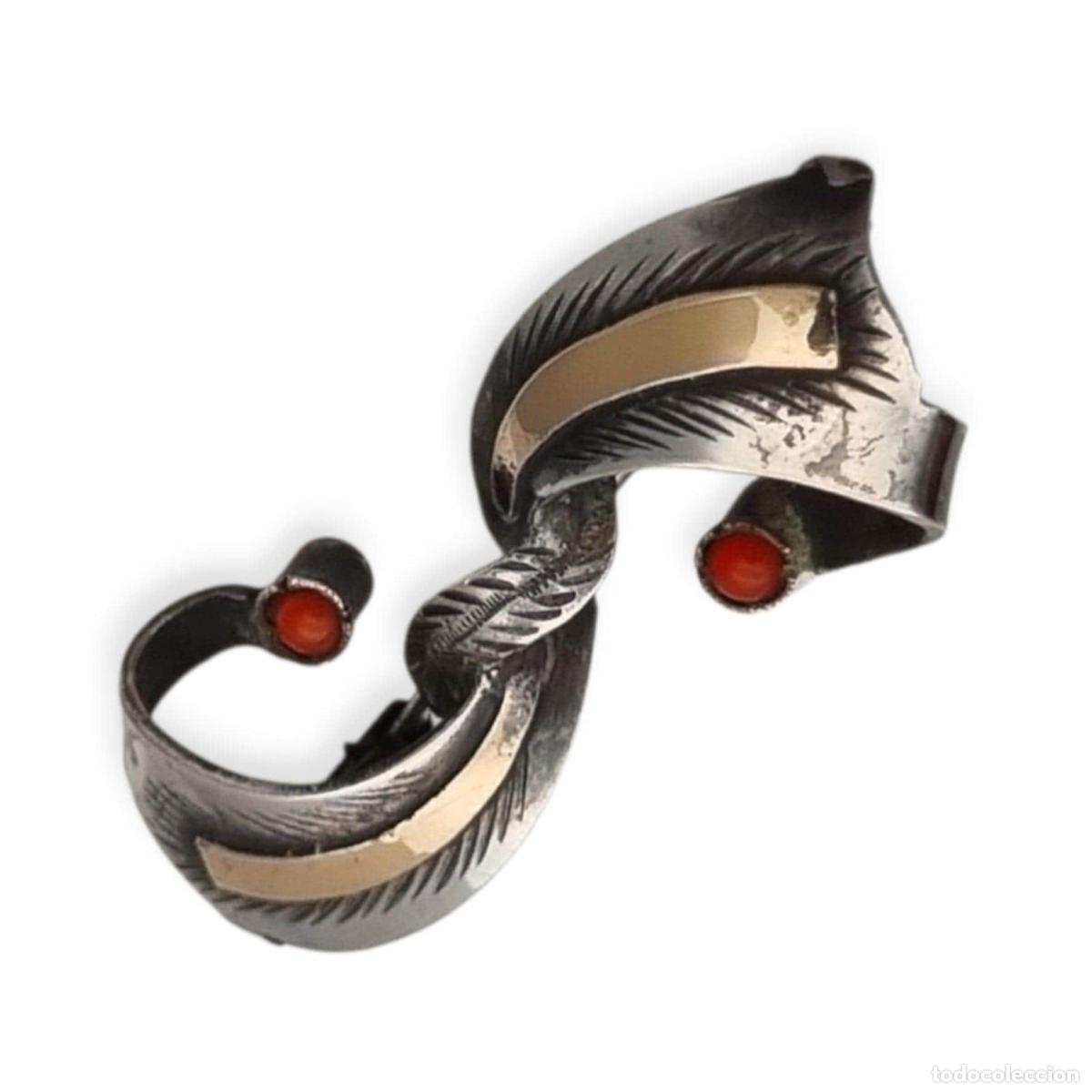Joyeria: Broche Art D&eacute;co espa&ntilde;ol en plata con vistas de oro y cabujones rojos, joyer&iacute;a antigua circa 1940&ndash;195