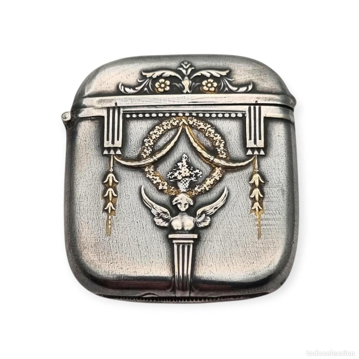 Joalharia: Cerillero de bolsillo Belle &Eacute;poque en metal plateado, estilo neocl&aacute;sico circa 1890&ndash;1920