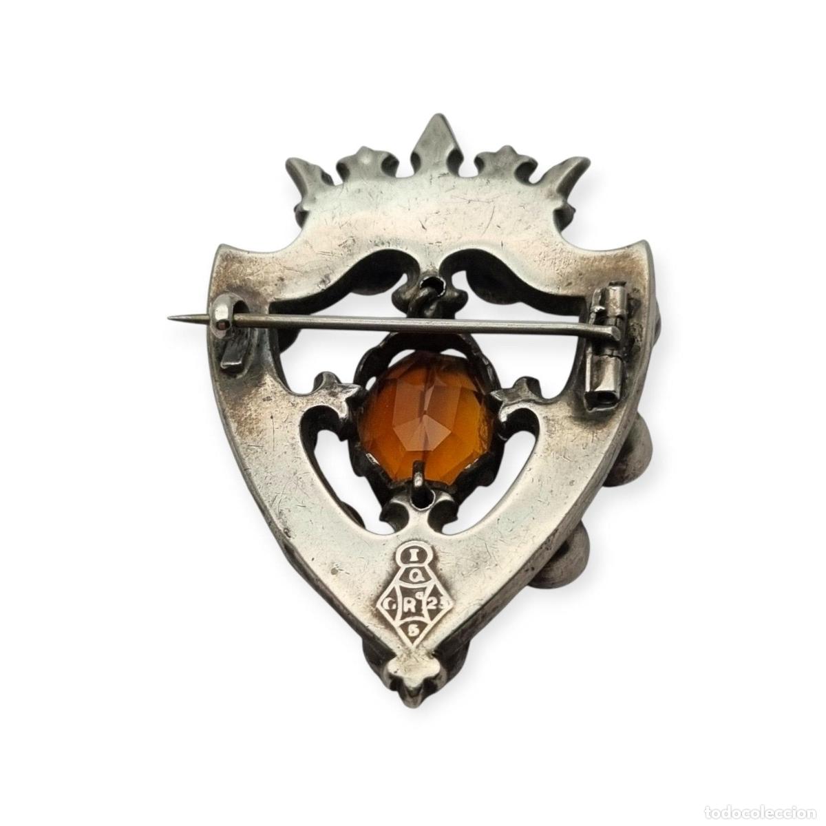 Joyeria: Broche escoc&eacute;s victoriano Luckenbooth de plata y cuarzos policromos y Cairngorm, dise&ntilde;o registrado 1