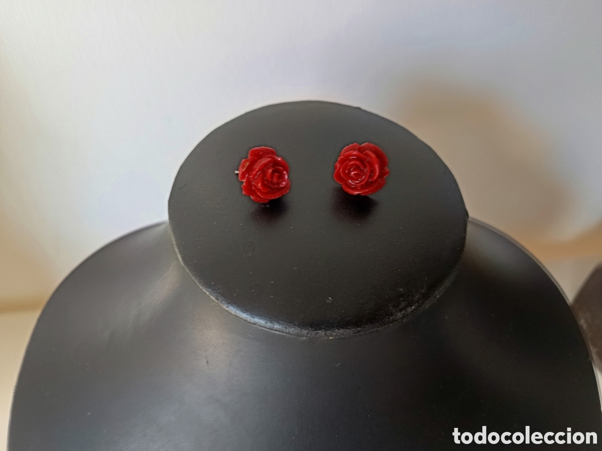 Joyeria: Pendientes rosas en pasta roja