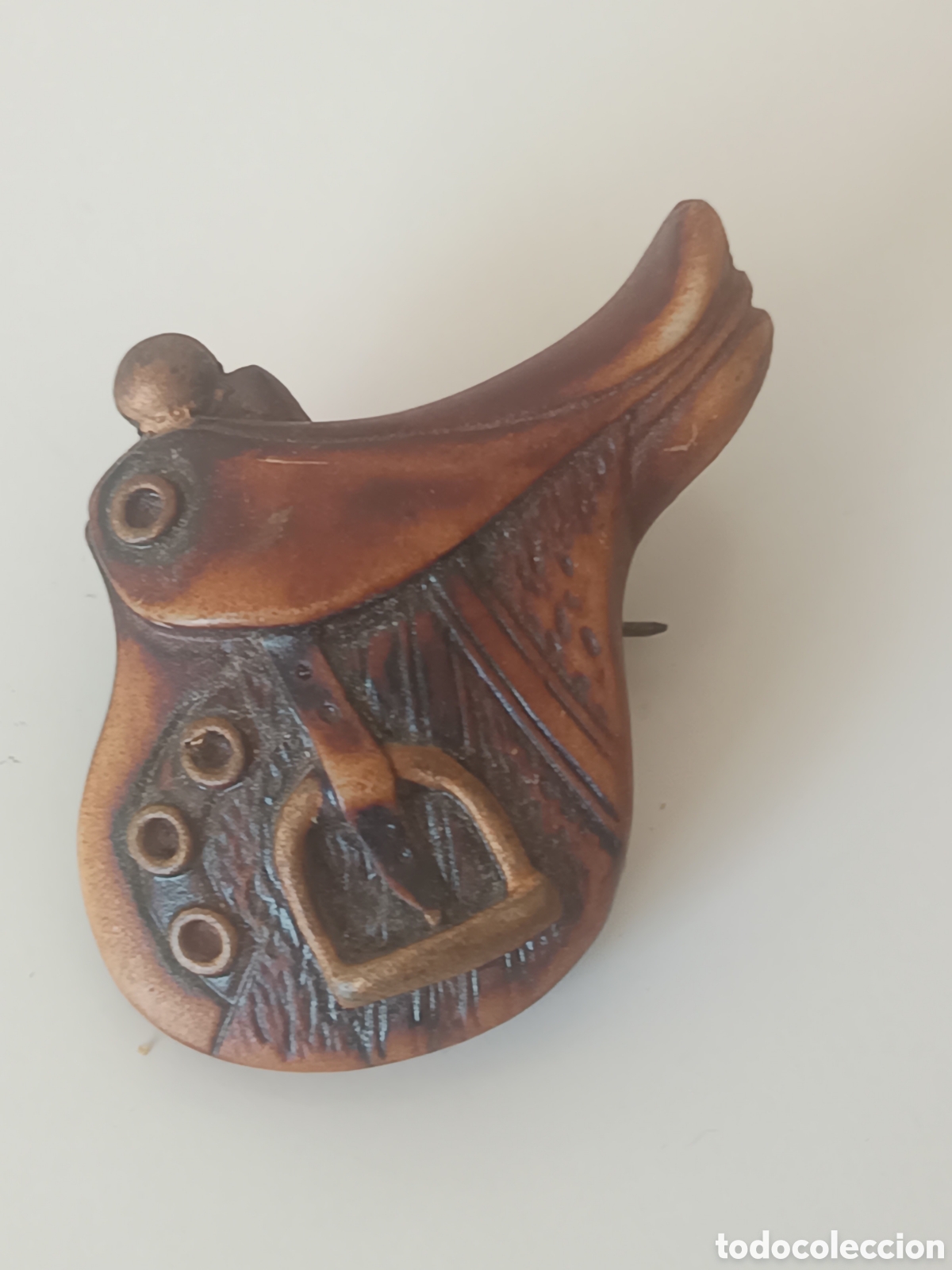 Joyeria: Broche de pasta silla de montura caballos