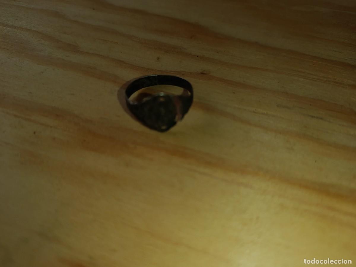 Joyeria: ANTIGUO ANILLO DE VIRGEN PARECE PLATA. - Foto 3