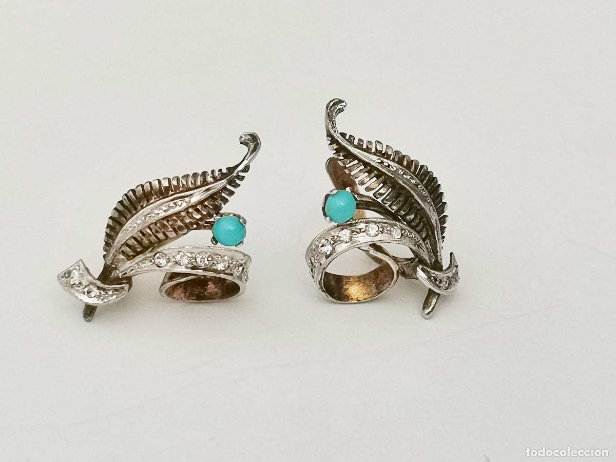 Joyeria: Pendientes Vintage de Metal Plateado - Dise&ntilde;o Hoja/Pluma con Cabuj&oacute;n Turquesa y Circonitas (4,03 g)