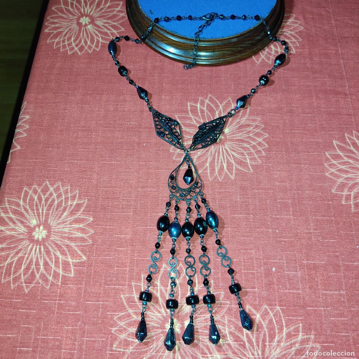 Joyeria: Collar Modernista de luto - gotico de metal y cristal negro.