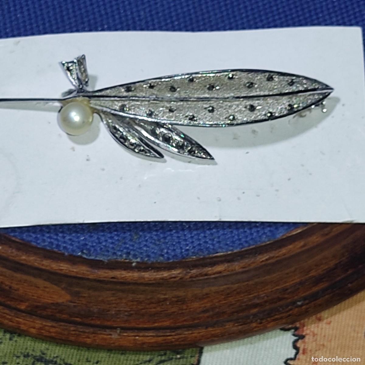Joyeria: Broche & Aguja de plata rodiada hoja con perla cultivada.Vintage.