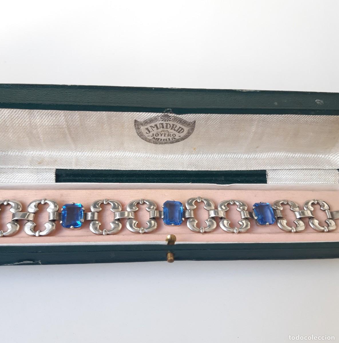 Joyeria: EXCLUSIVA PULSERA D&Eacute;CO REALIZADA EN ALEACI&Oacute;N DE PLATA Y RODIO Y PIEDRAS AZUL S&Iacute;MIL TOPACIO, CA. 1930
