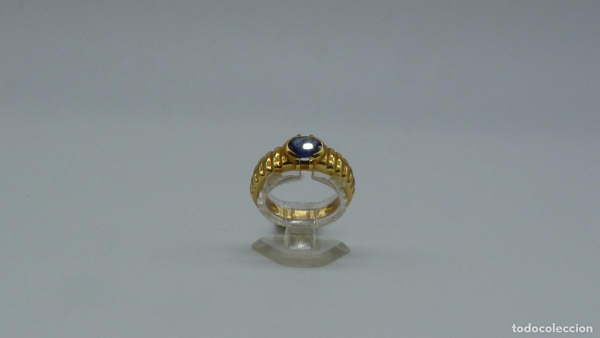Joyeria: ANILLO ZAFIRO AZUL FINO EN ORO DE 18 KLTES.(750 MM).