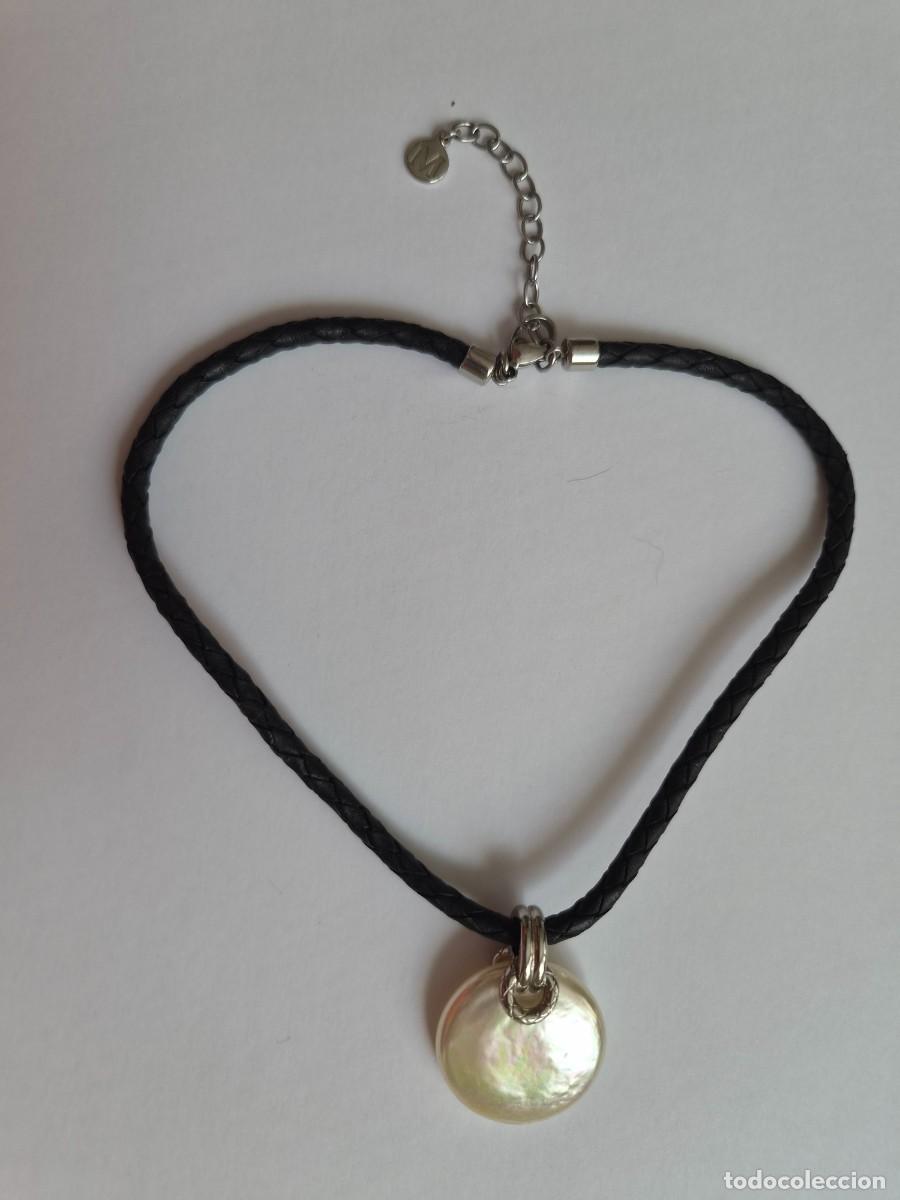 Joyeria: Collar majorica con colgante de perla barroca mabe plana y cordon de cuero negro trenzado