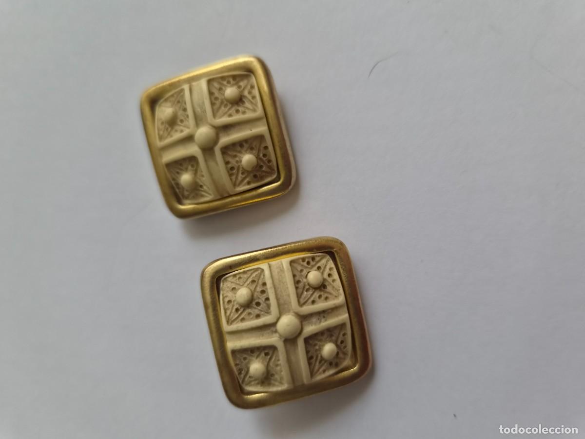 Joyeria: Pendientes de clip vintage LERITZ imitaci&oacute;n de marfil. Marca espa&ntilde;ola