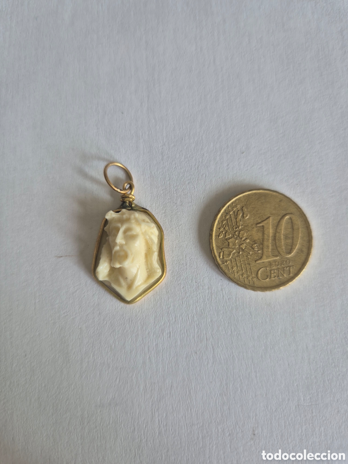 Joyeria: Precioso Cristo en marfil y oro
