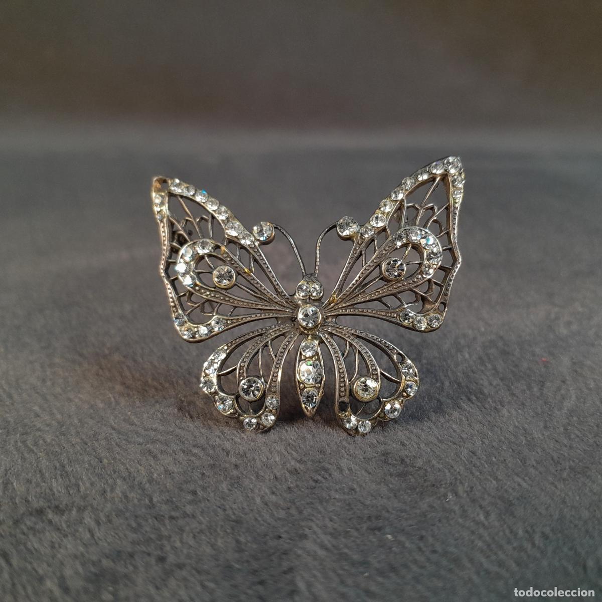 Joyeria: J-4568. BROCHE EN FORMA DE MARIPOSA. PLATA Y STRASS. MEDIADOS DEL SIGLO XX