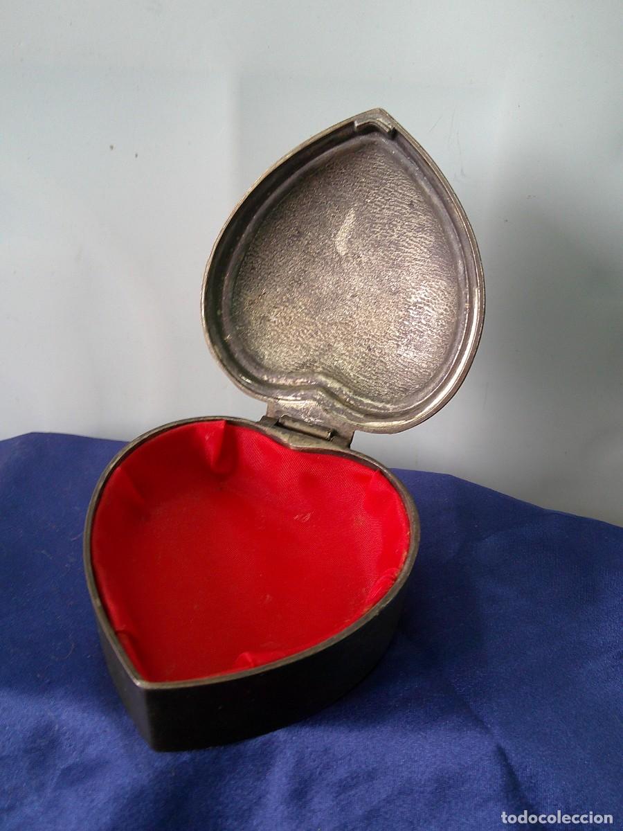 Joyeria: &iexcl;&iexcl; JOYERO: CORAZON. (Alpaca) De Epoca. (Seda Roja).Anillos, Pendientes... !! C-14