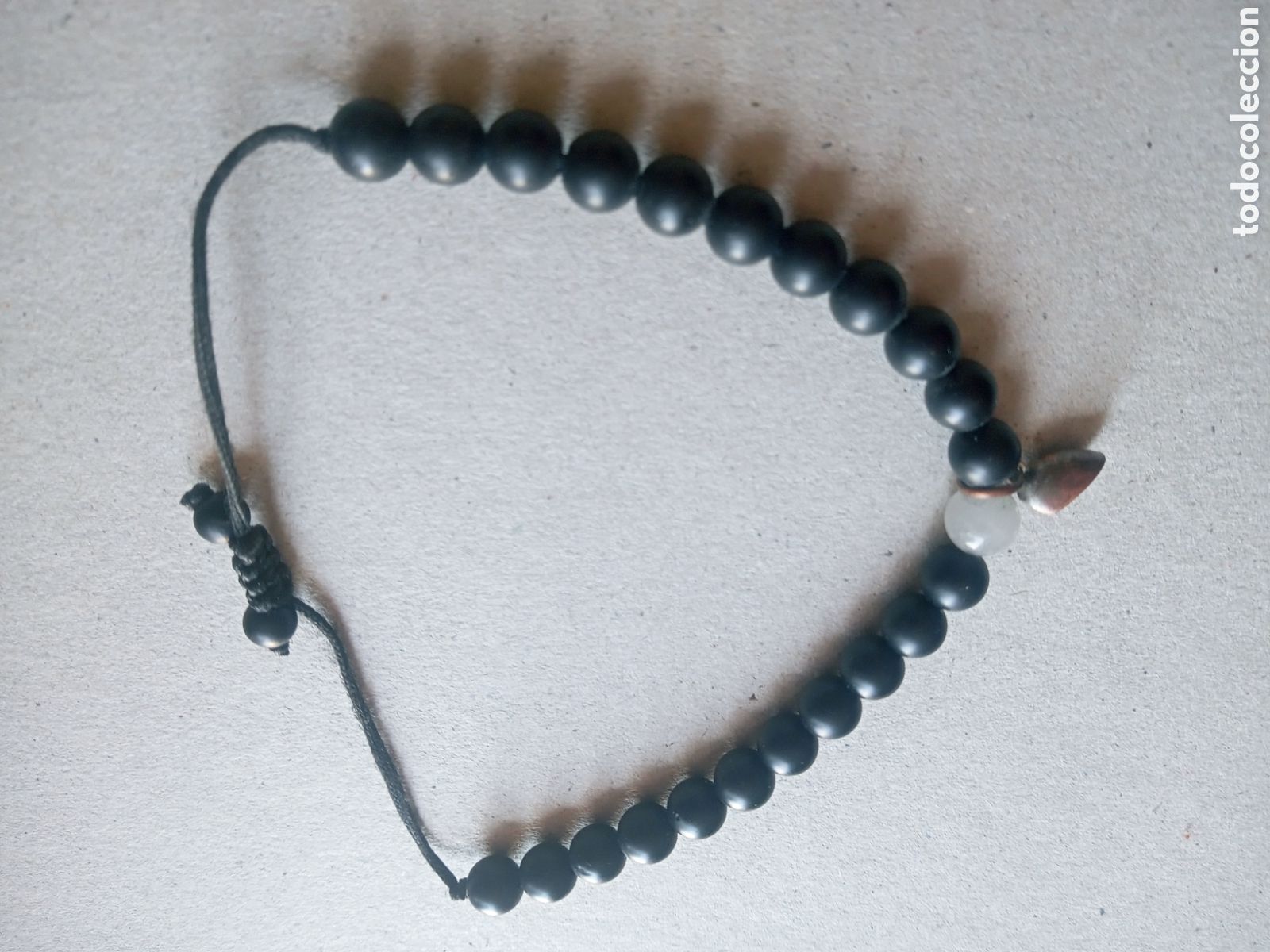 Joyeria: BONITO COLLAR PIEDRAS NEGRAS ANTIGUO