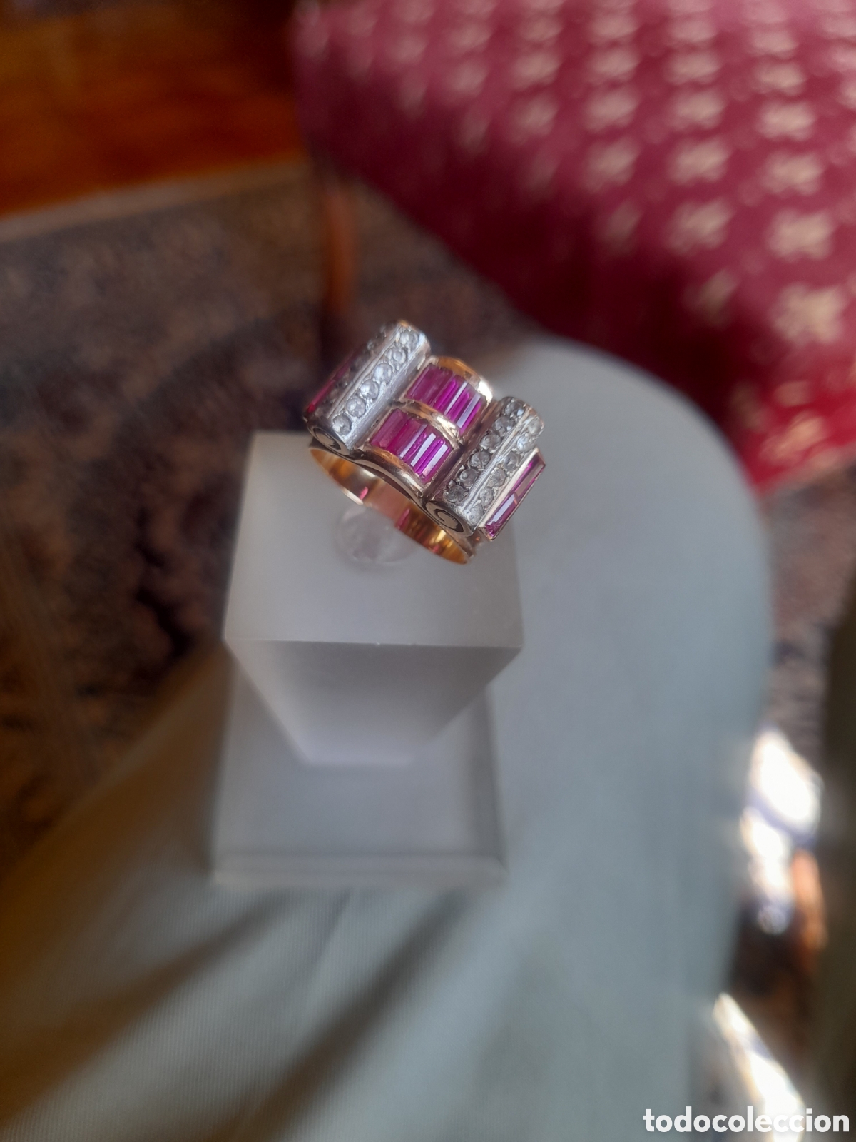Joyeria: Anillo de oro, rubies y brillantes Chevalier