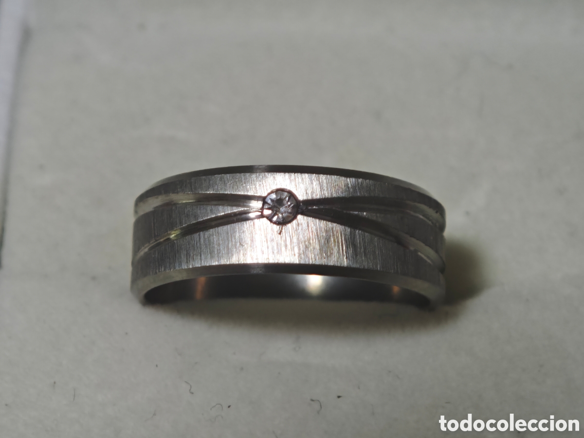 Joyeria: Precioso anillo de acero inoxidable con circonita