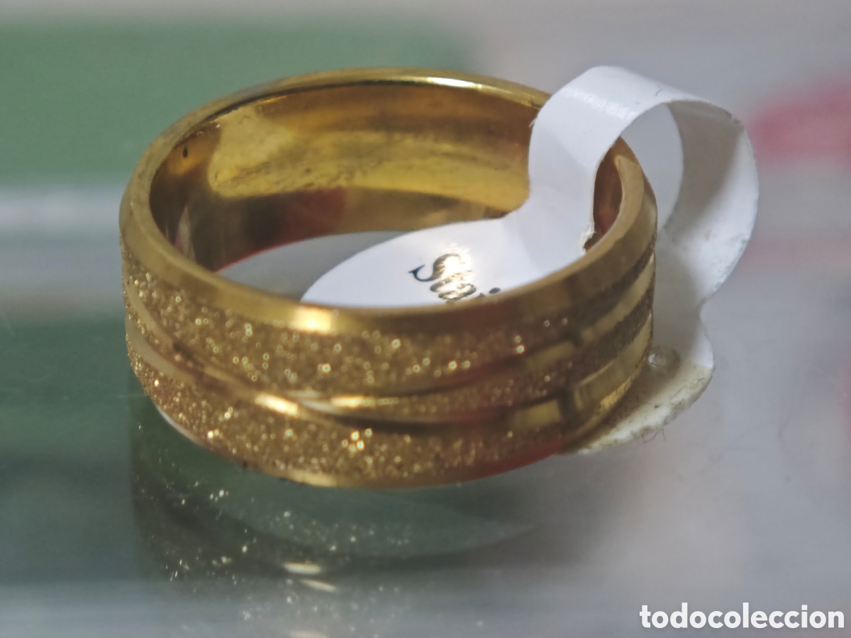 Joyeria: Anillo en acero inoxidable con ba&ntilde;o de oro nuevo - Foto 3
