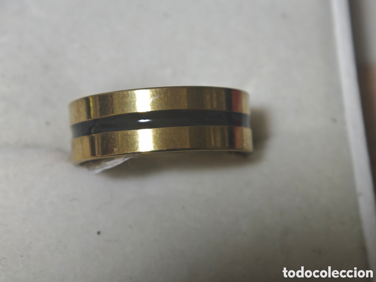 Joyeria: Anillo en acero inoxidable en oro y esmalte negro - Foto 2