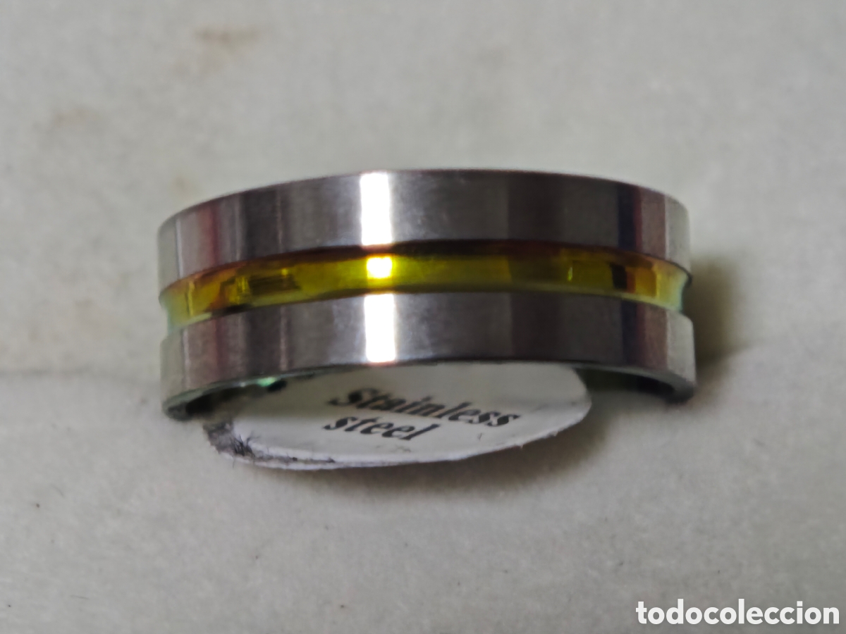 Joyeria: Bonito anillo en acero inoxidable en acero y oro