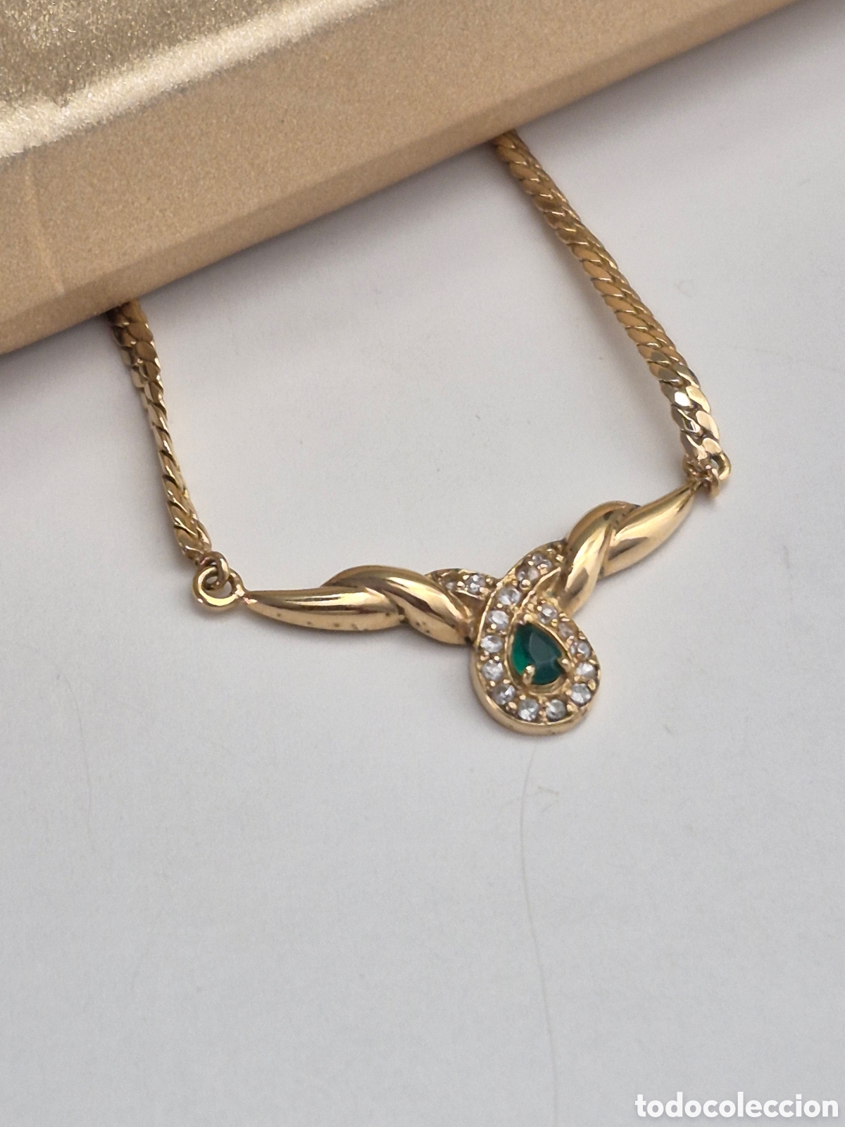 Joyeria: MAGN&Iacute;FICO COLLAR CON ACABADO EN ORO Y ESMERALDA. REF S3 C ANTIK 100926