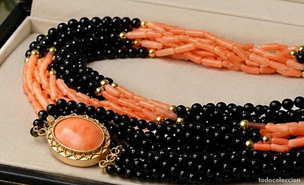 Joyeria: GRAN COLLAR VINTAGE DE CORAL PIEL DE &Aacute;NGEL Y ONIX NEGRO. BROCHE CON CORAL CABUJ&Oacute;N. PESO: 67 GRAMOS
