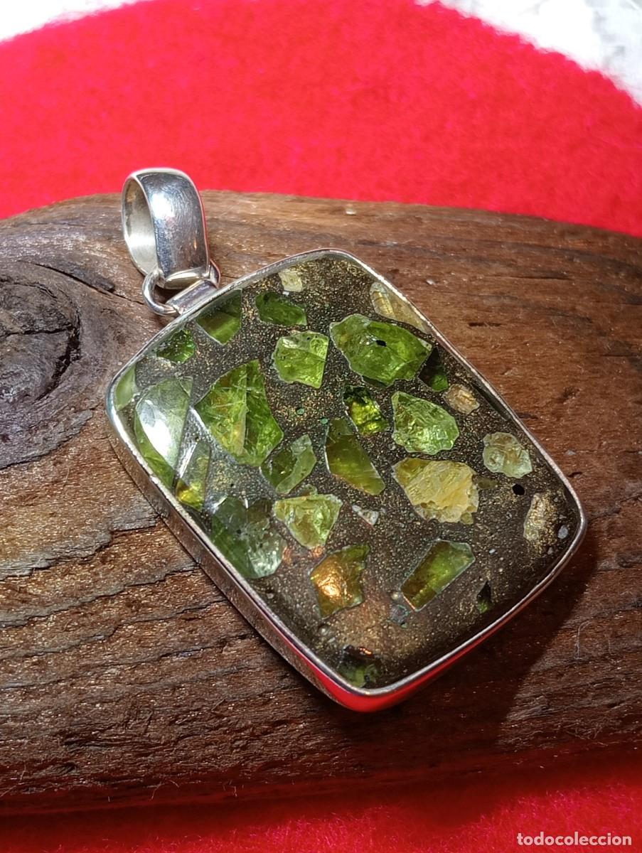 Joyeria: ESTUPENDO COLGANTE DE PLATA MACIZA Y OLIVINO NATURAL (SIN USAR)