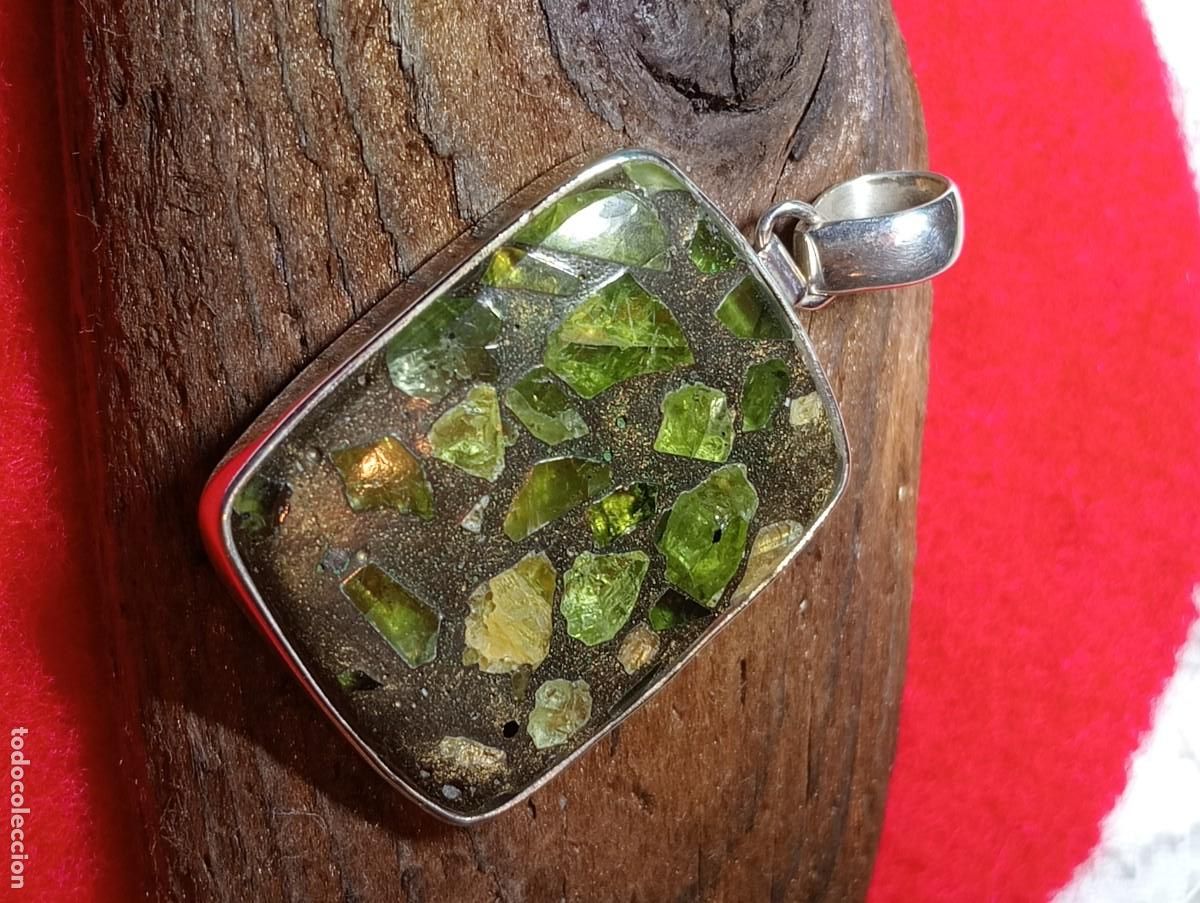 Joalharia: ESTUPENDO COLGANTE DE PLATA MACIZA Y OLIVINO NATURAL (SIN USAR)
