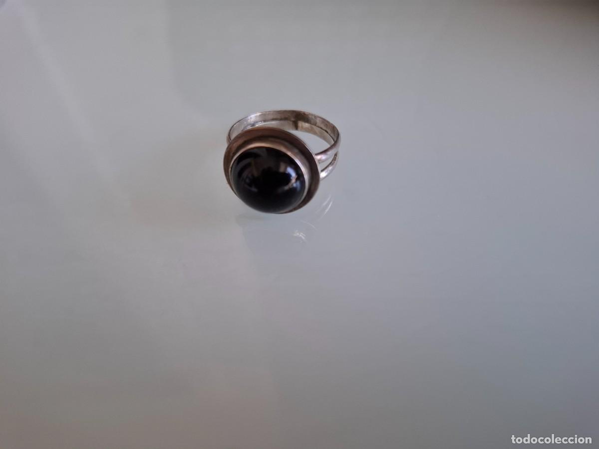 Joyeria: ANILLO DE PLATA CON UNA BOLA DE COLOR NEGRO - ORIGEN TASCO - M&Eacute;XICO - CON CONTRASTE