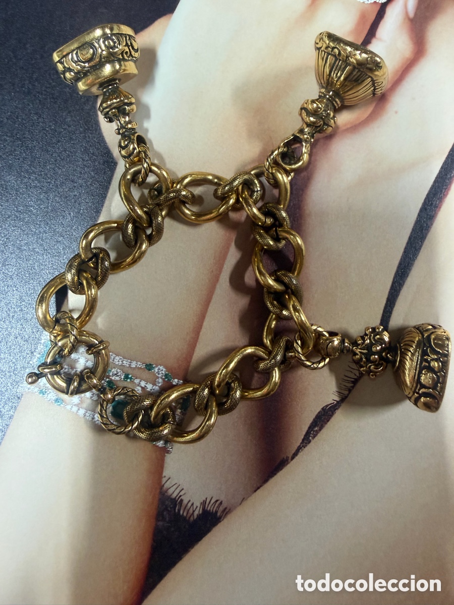 Joyeria: Chatelaine de lat&oacute;n dorado antigua