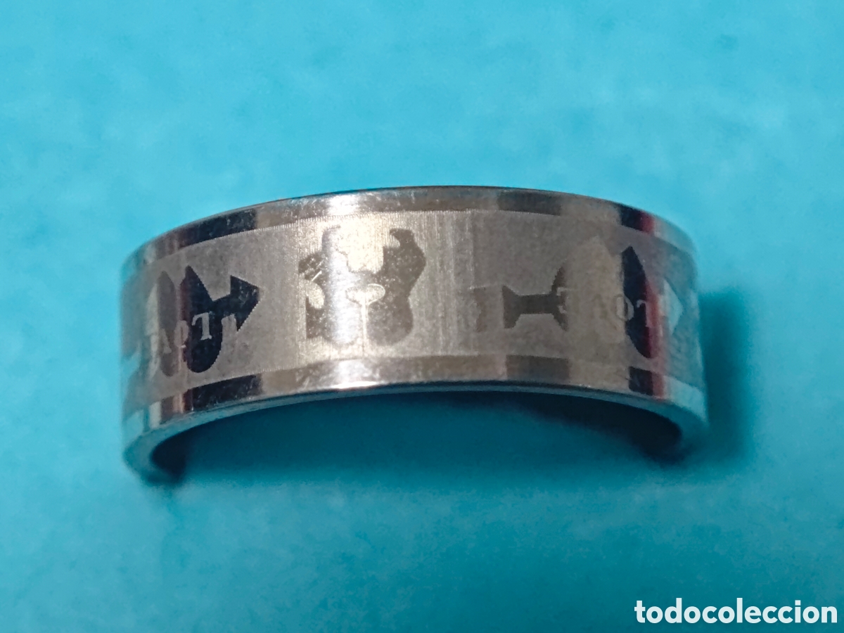 Joyeria: Anillo de acero inoxidable con grabados nuevo