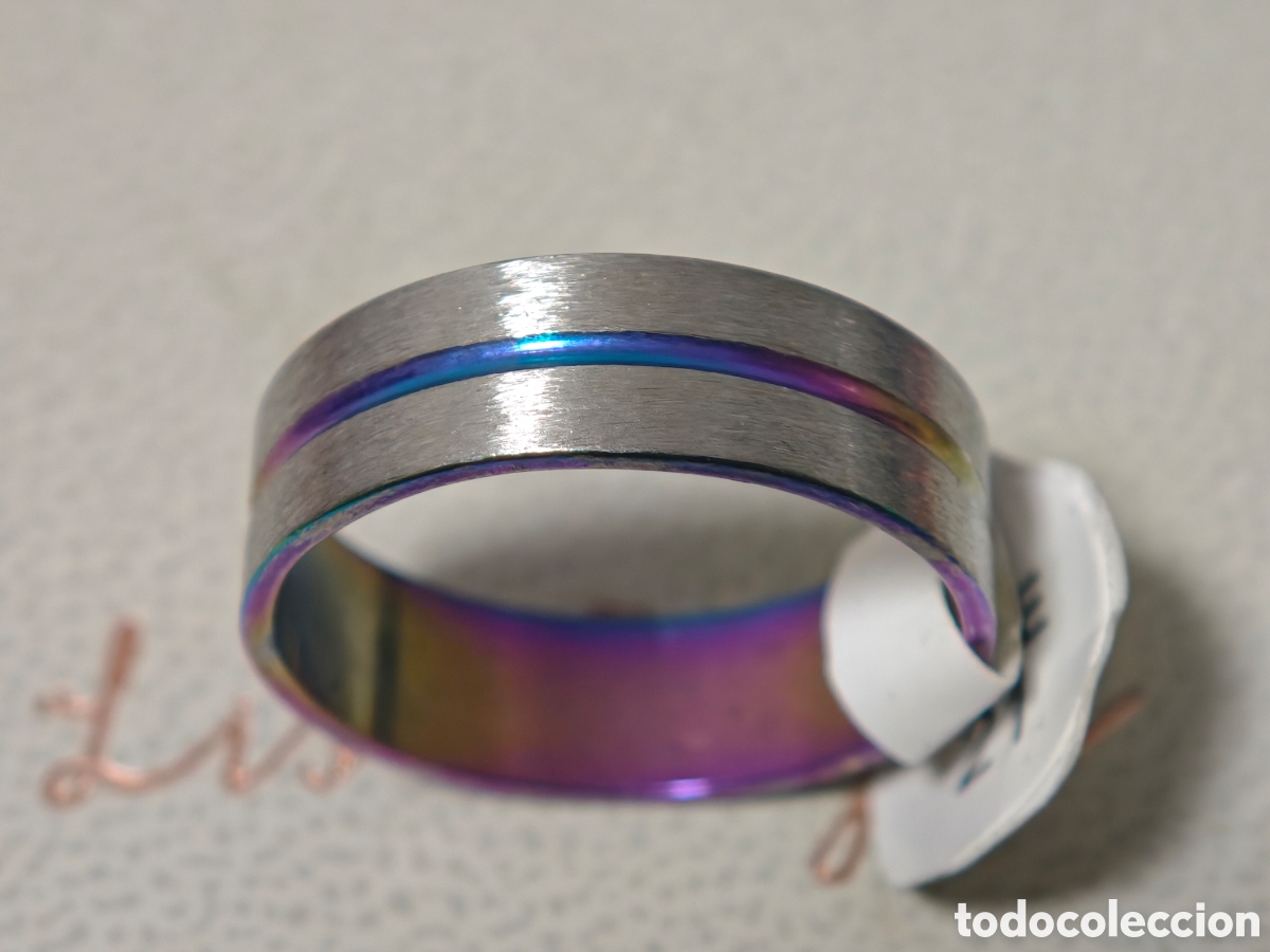 Joyeria: Bonito anillo de acero inoxidable nuevo