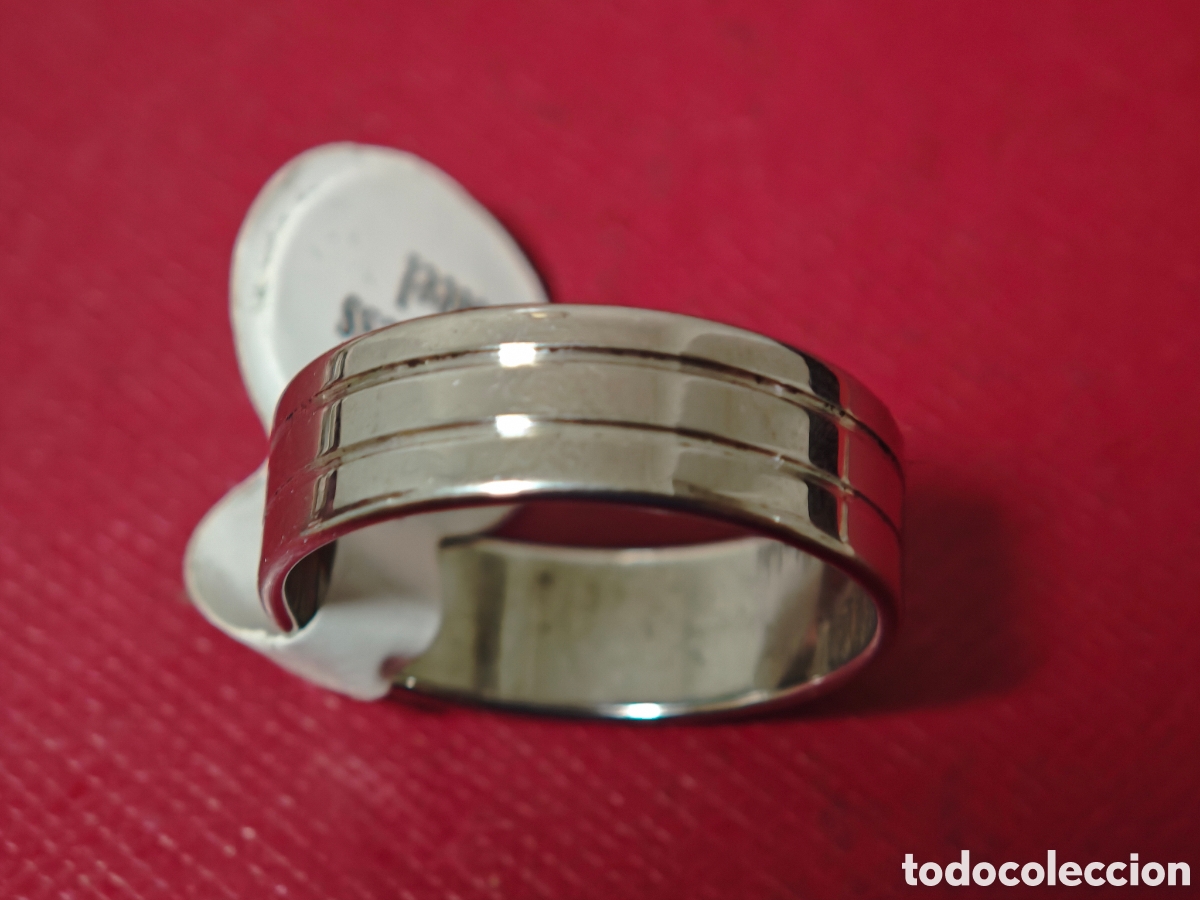 Joyeria: Bonito anillo de acero inoxidable nuevo