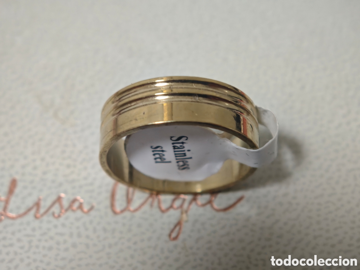 Joyeria: Anillo de acero inoxidable con ba&ntilde;o de oro nuevo - Foto 2