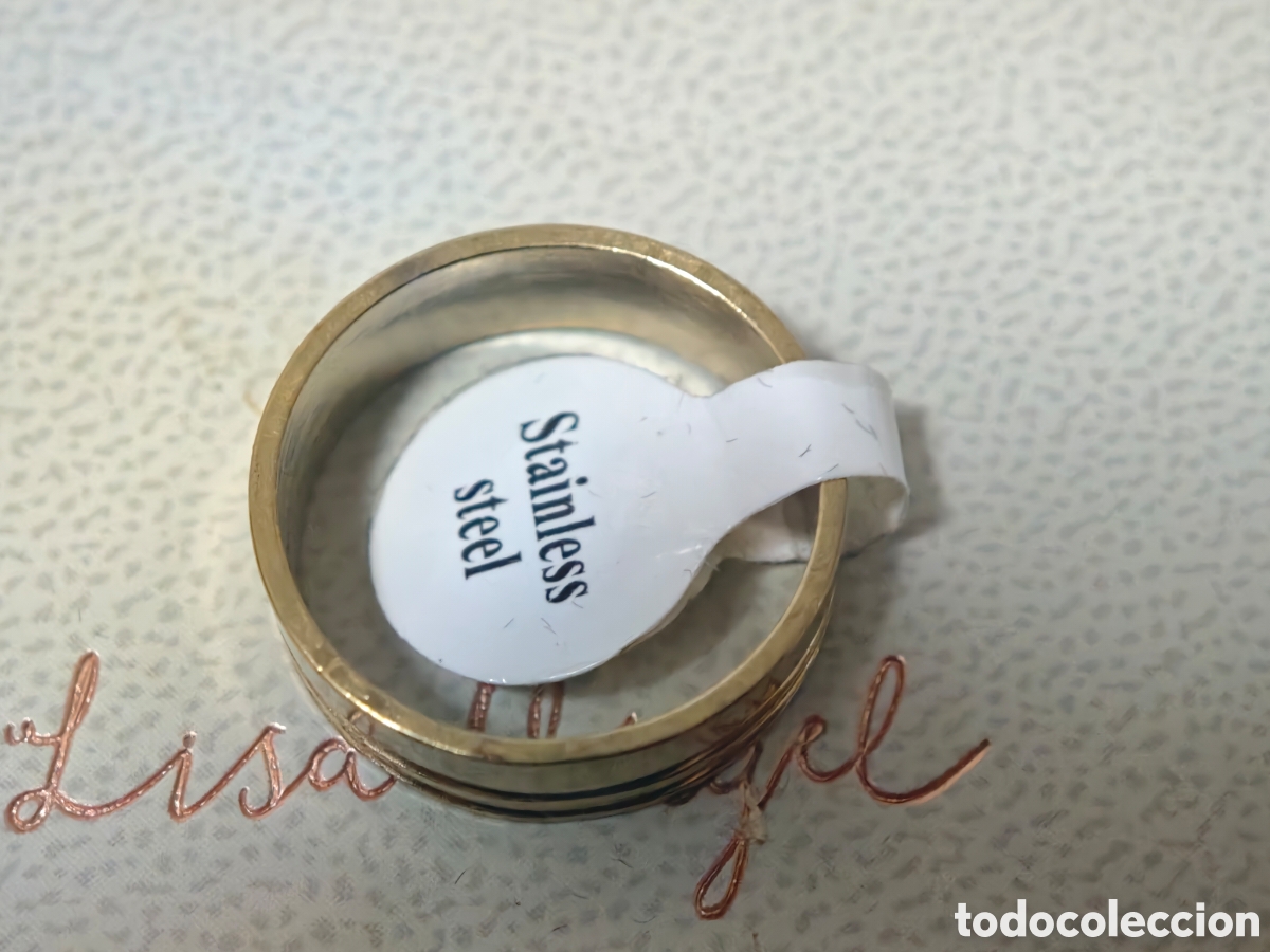 Joyeria: Anillo de acero inoxidable con ba&ntilde;o de oro nuevo - Foto 3