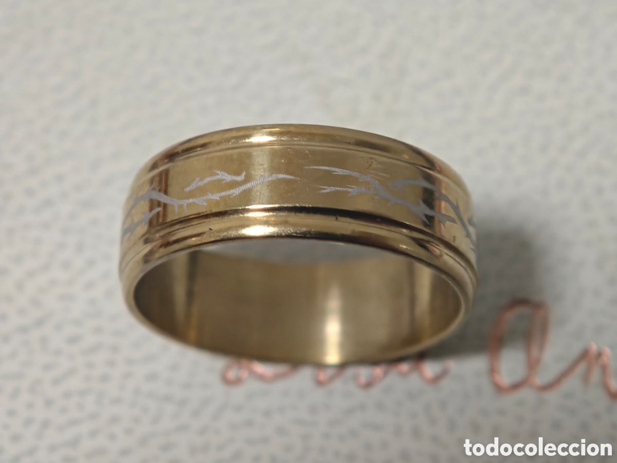 Joyeria: Bonito anillo de acero inoxidable nuevo con ba&ntilde;o de oro
