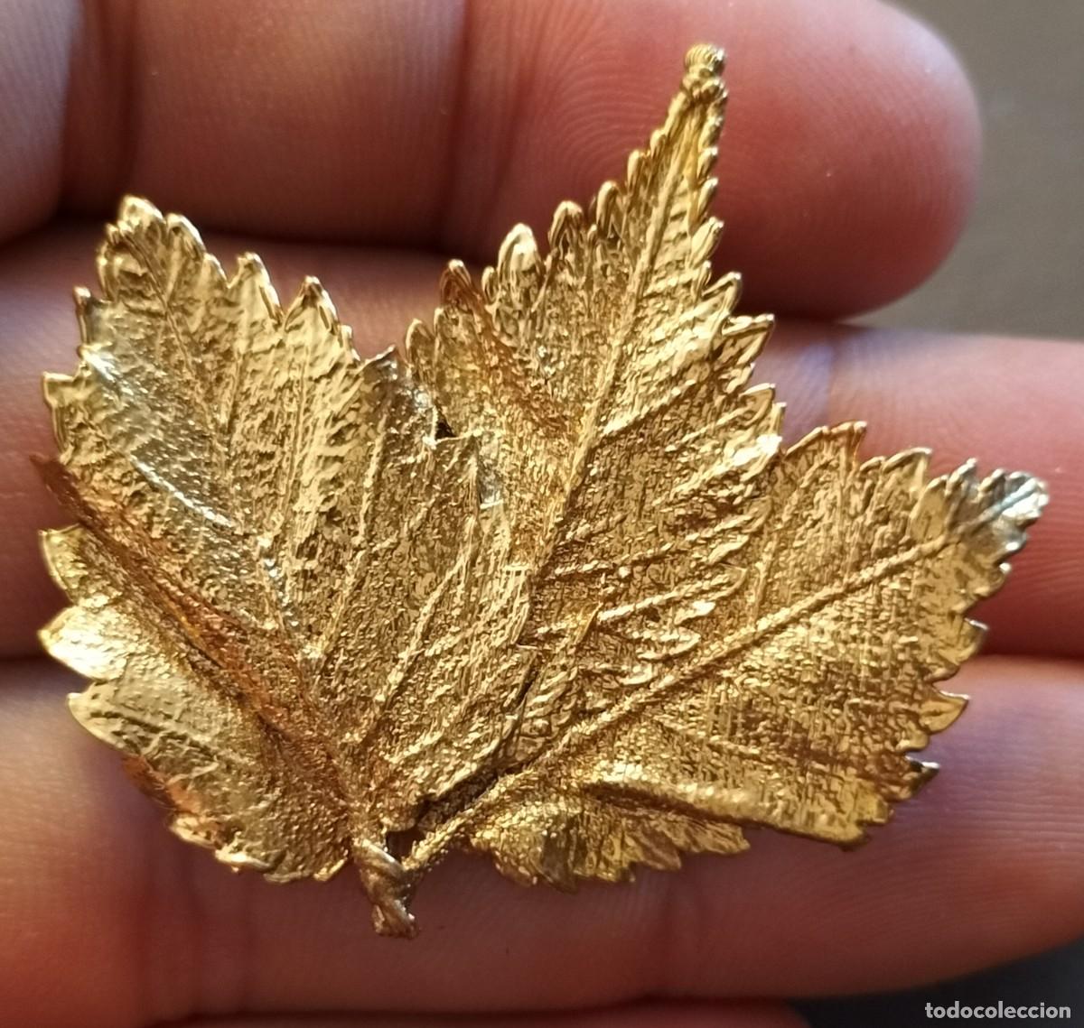 Joyeria: Broche de hojas vintage chapado en oro. A&ntilde;os 60