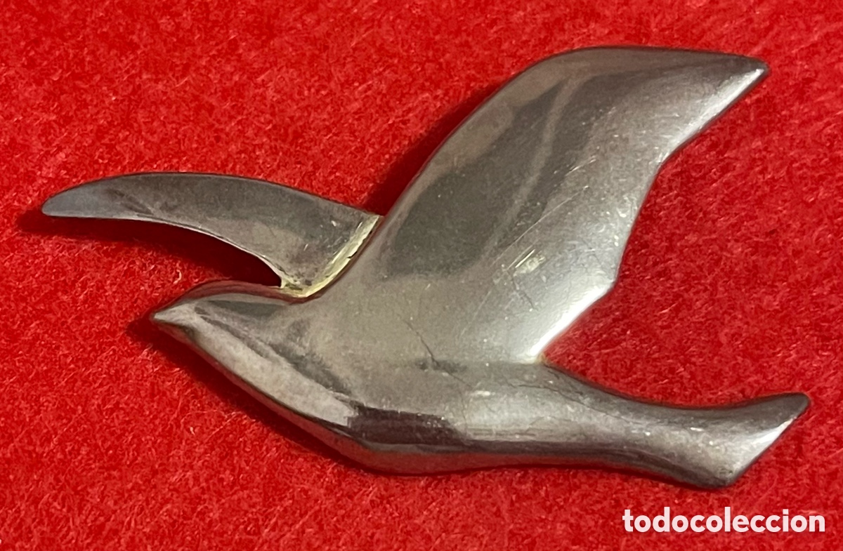 Joyeria: Bonito, broche de Dise&ntilde;o, en forma de Paloma, en plata de ley contrastada.
